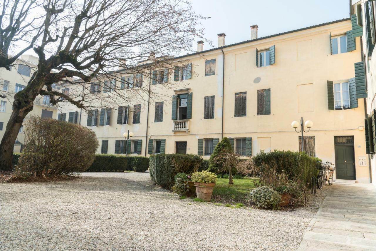 Apartamento Catoo Dimora Di Design Park In Palazzo Nobiliare Al Duomo Padua Exterior foto