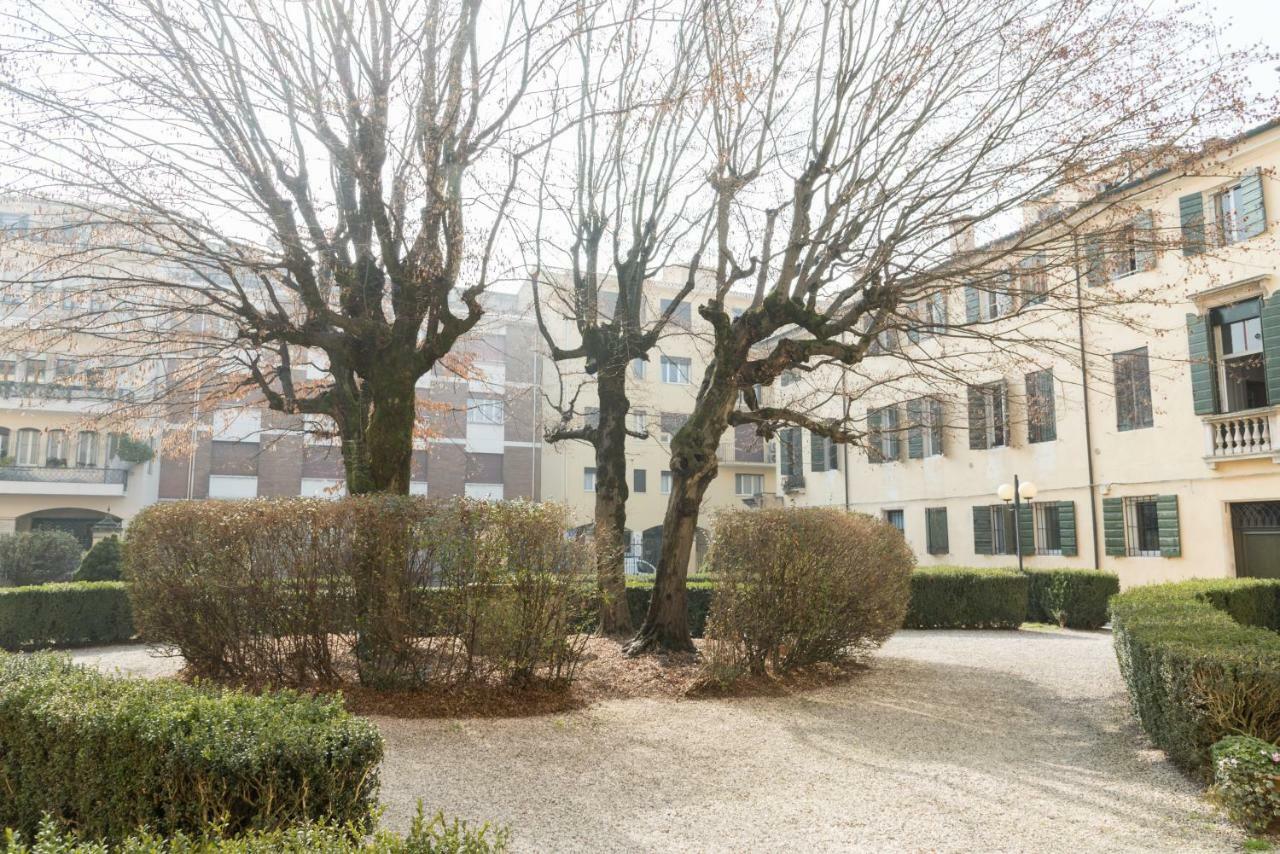 Apartamento Catoo Dimora Di Design Park In Palazzo Nobiliare Al Duomo Padua Exterior foto